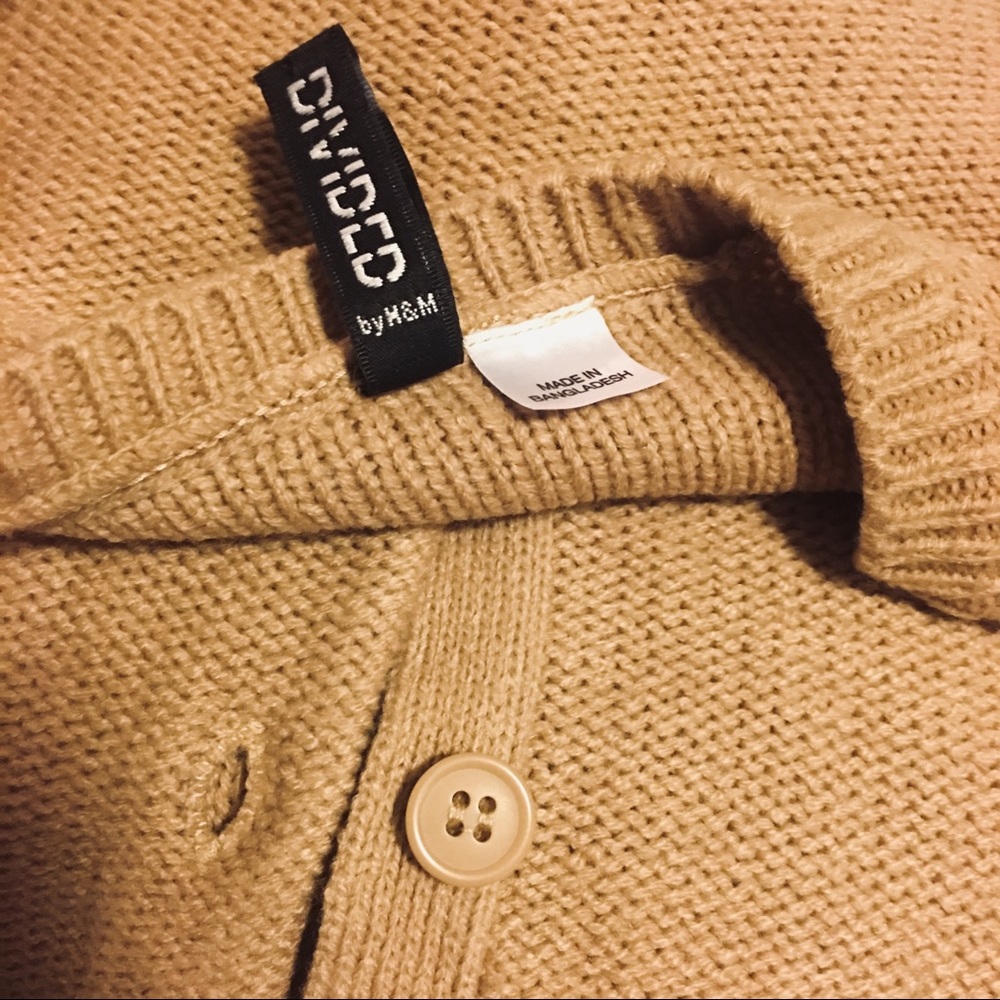 3/$12💜Cropped Cardigan - Picture 2 of 7